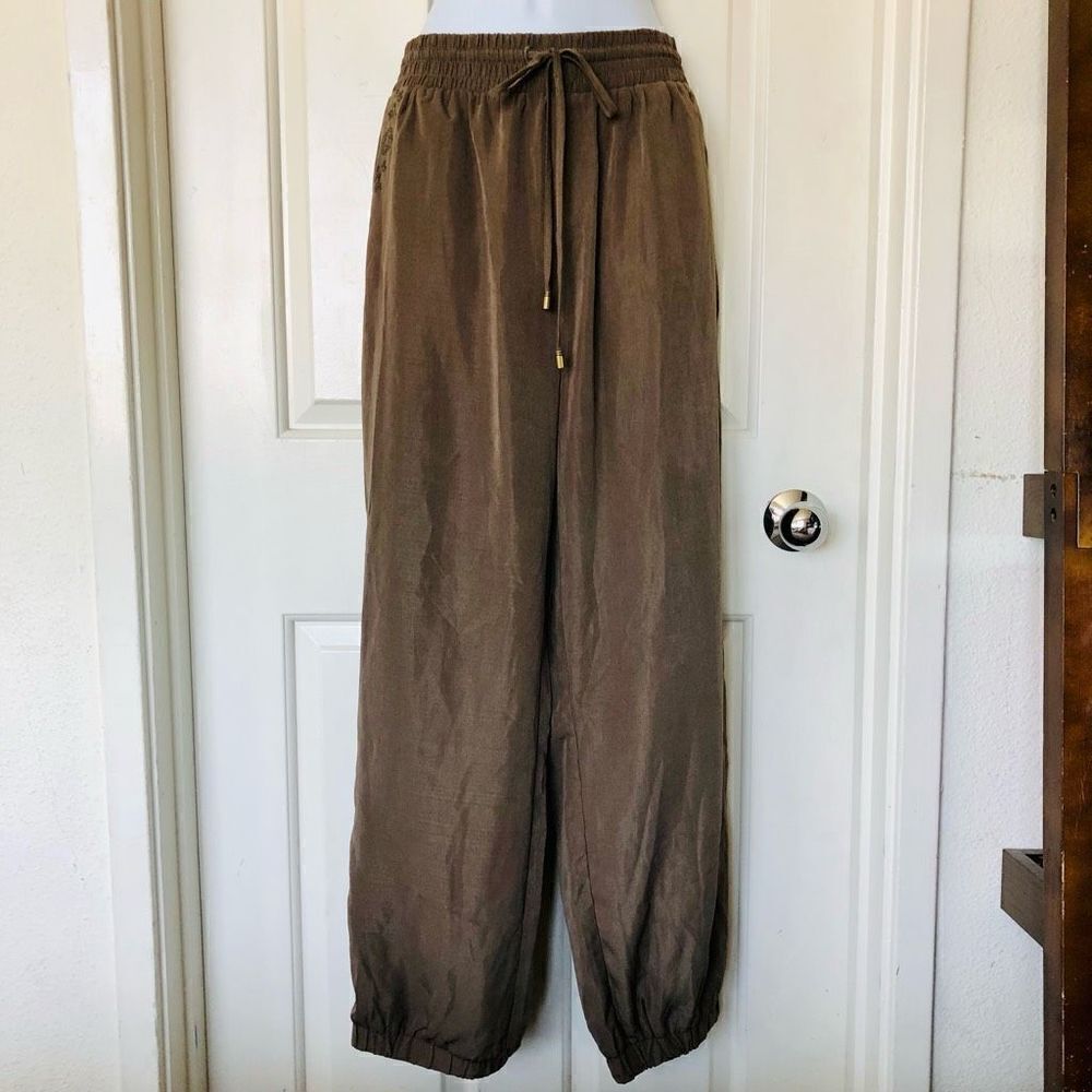 NWOT Skies Are Blue Green Silky Jogger Pants